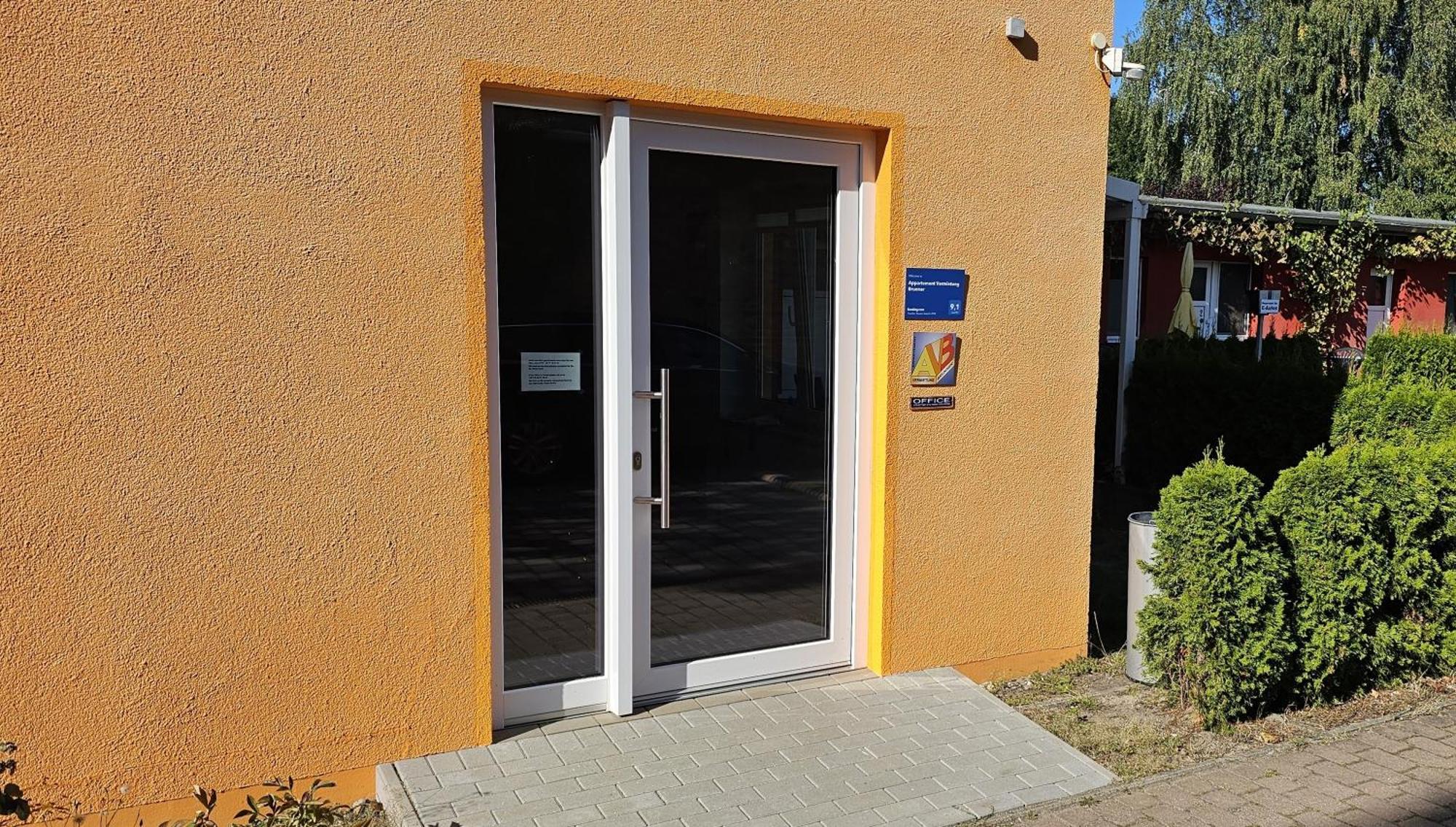 Appartement Vermietung Brunner Rostock Bagian luar foto