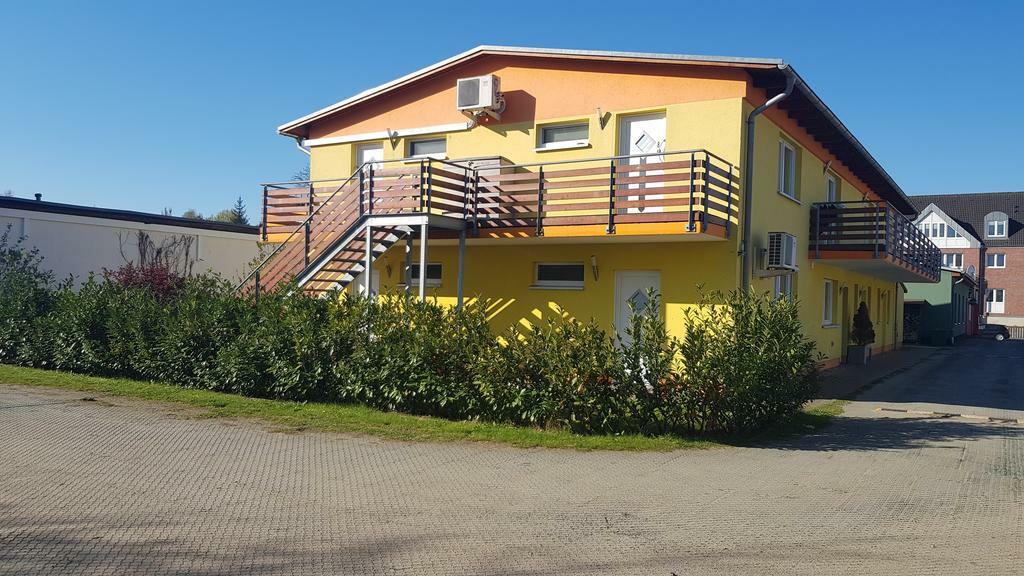 Appartement Vermietung Brunner Rostock Bagian luar foto