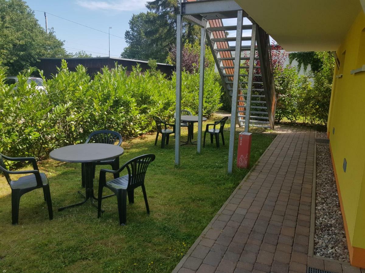 Appartement Vermietung Brunner Rostock Bagian luar foto
